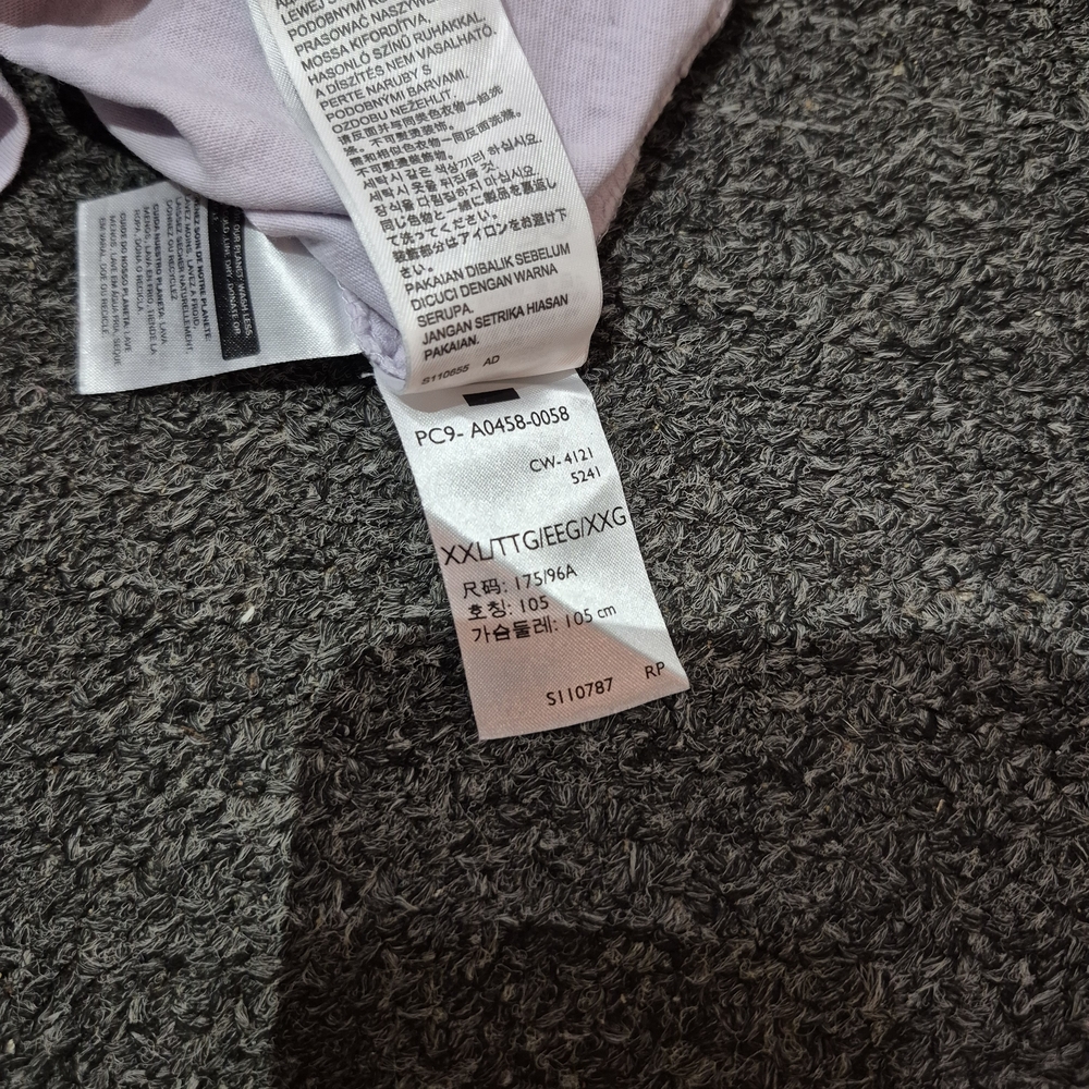 Levi's Women's  T-Shirt - Picture 2 of 14